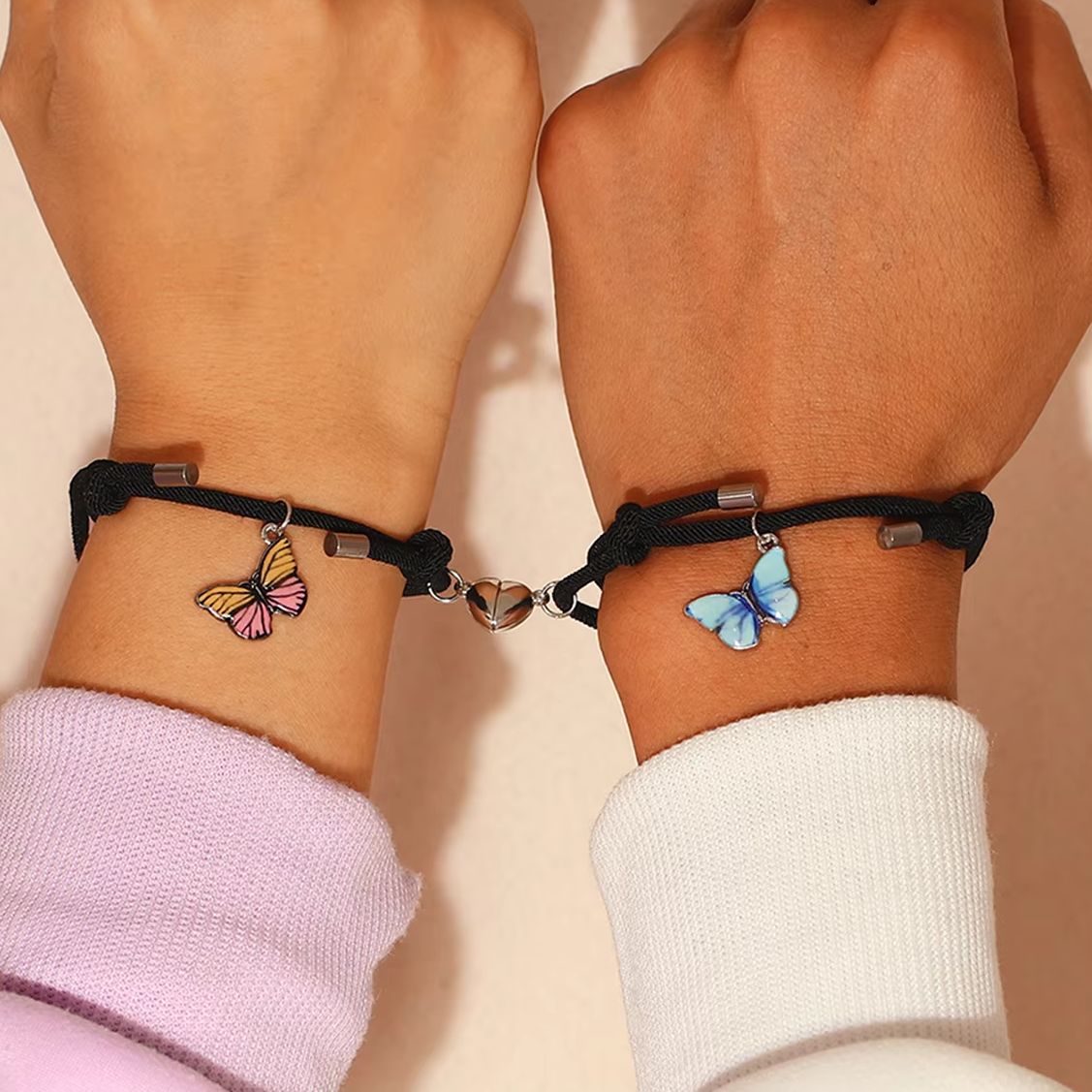 Butterfly Clasp Deployant - 2個セット 蝶々ペンダント付き 夜光カップルブレスレット レディース メンズ ブラックロープチャーム