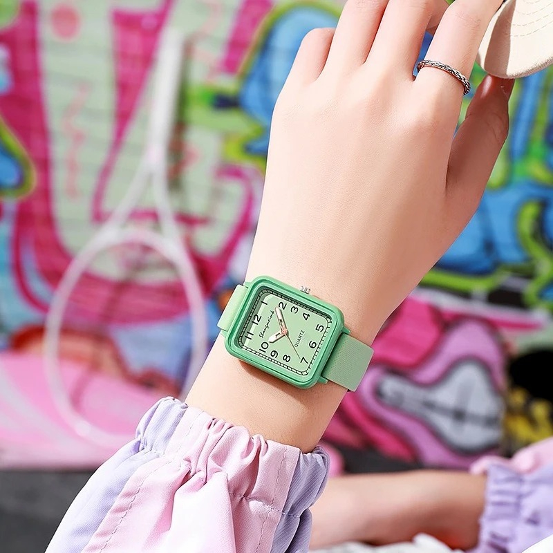 ファッション長方形ダイヤルレディースクォーツ時計シリコンスト - Silicone Band Women のレビューと価格
